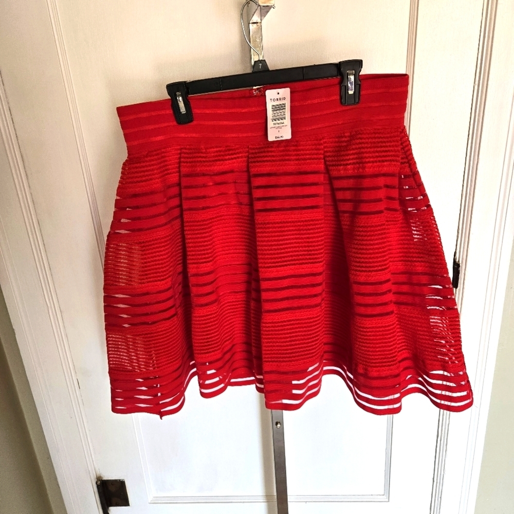 Torrid Red Elastic Flare Skirt sz 1